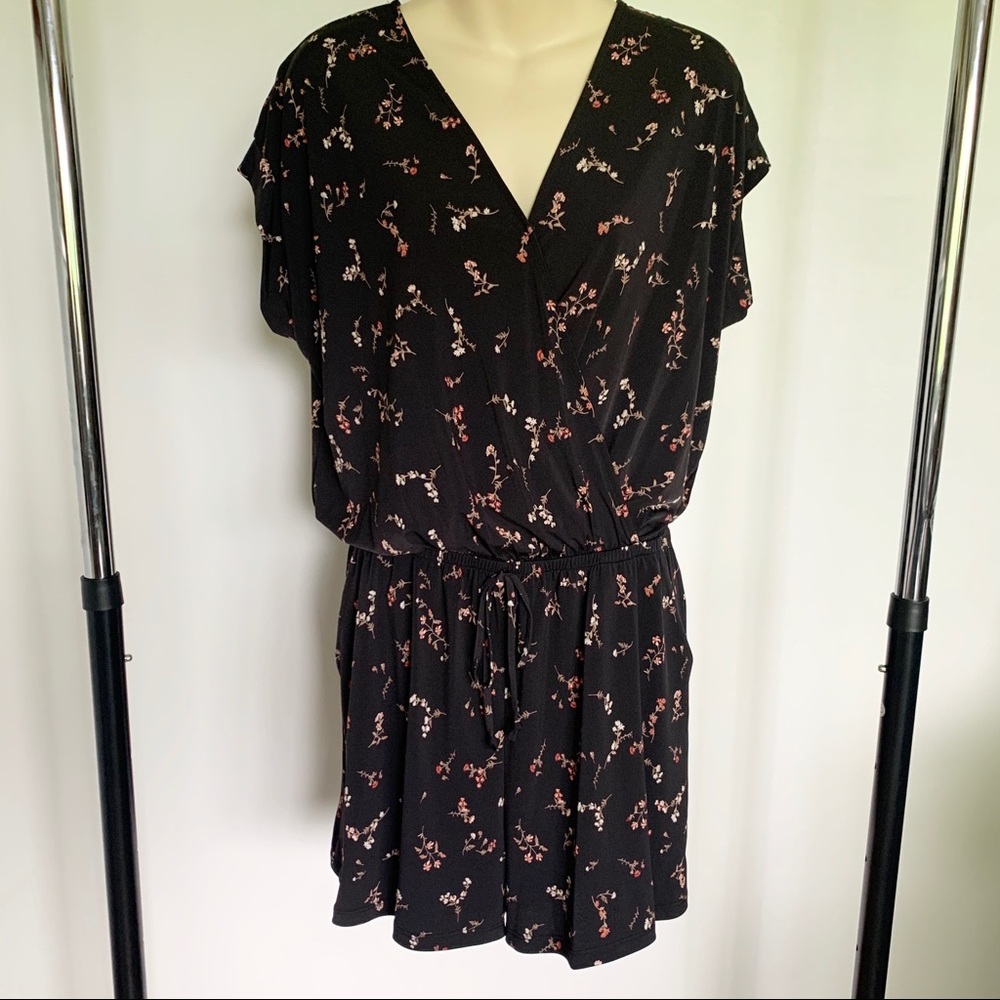 Black Short Sleeve Romper Floral Romper - Picture 4 of 13